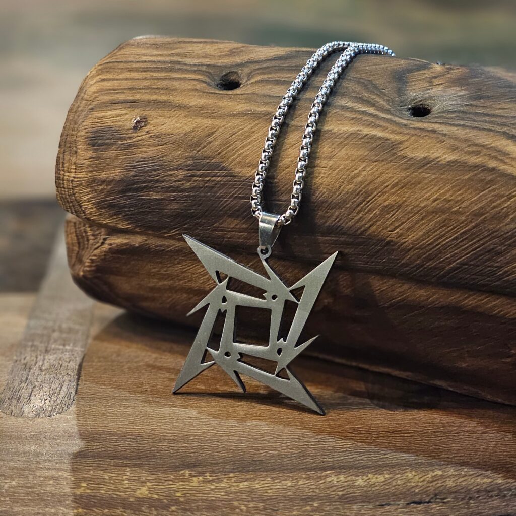 گردنبند متالیکا نینجا استار (Metallica Ninja Star)