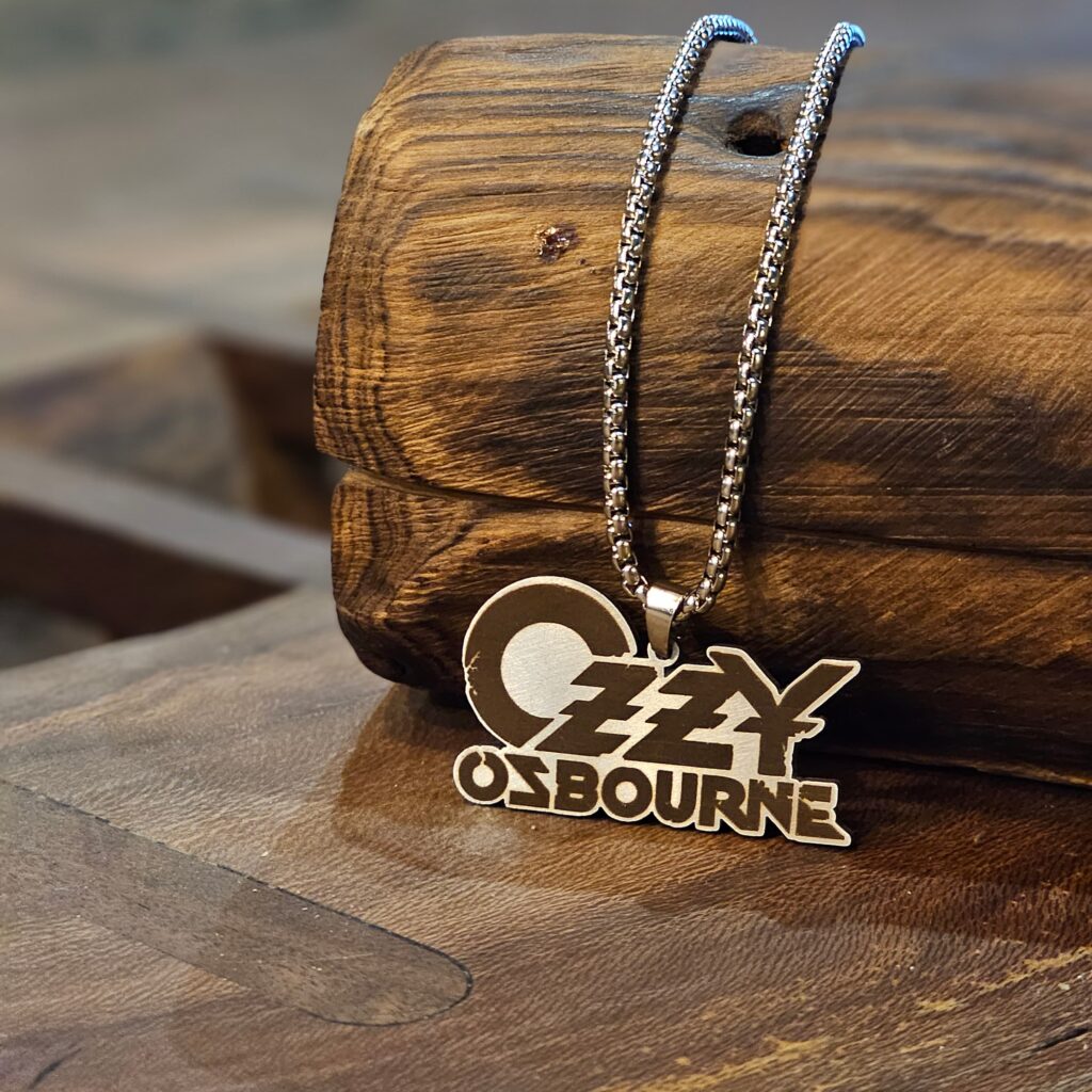 گردنبند اوزی آزبورن (Ozzy Osbourne)