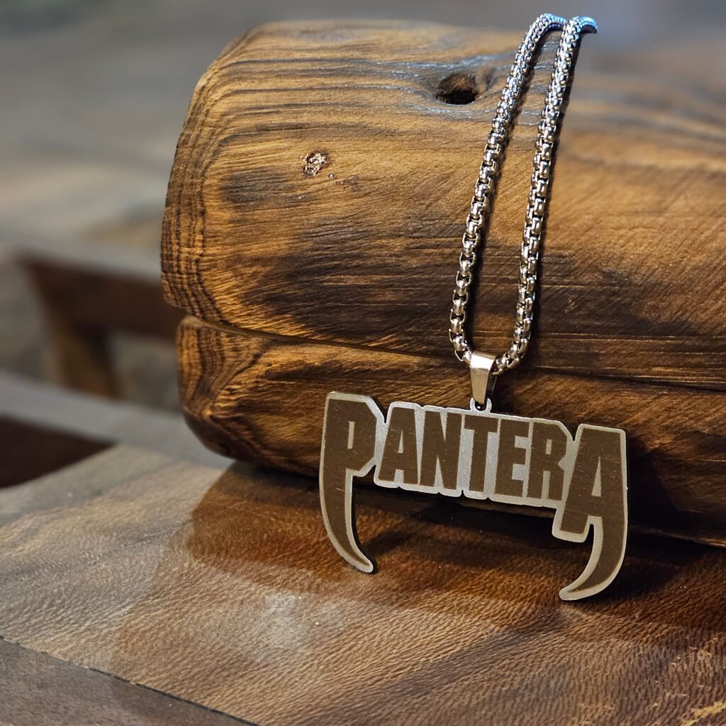 گردنبند پن‌تِرا (Pantera)