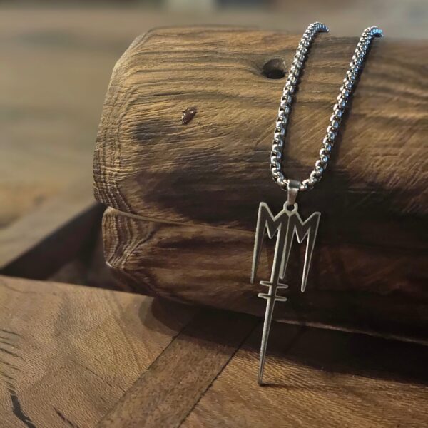 گردنبند مرلین منسون – بورن ویلن (Marilyn Manson – Born Villain)