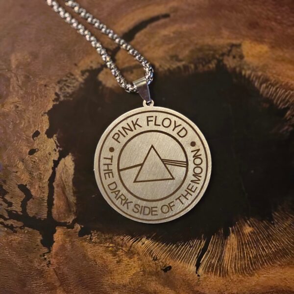 گردنبند پینک فلوید دارک ساید آف د مون (Pink Floyd – The Dark Side of the Moon)