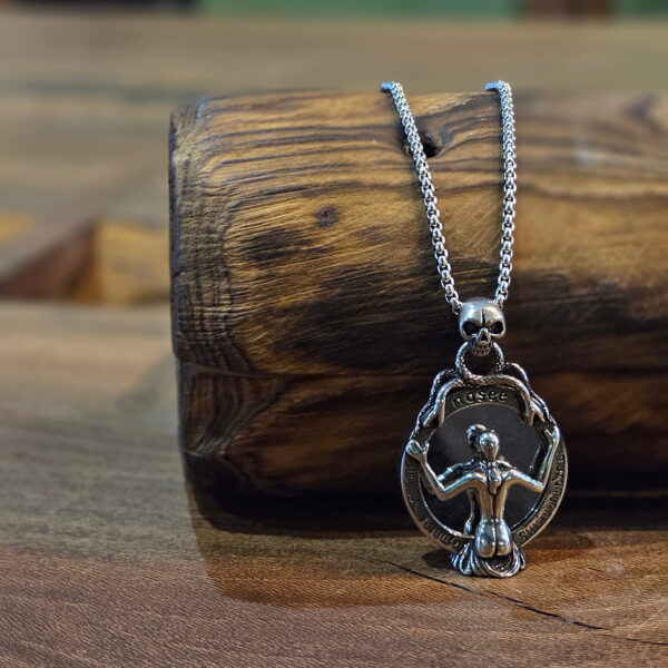 گردنبند مِمِنتو موری (Memento Mori)