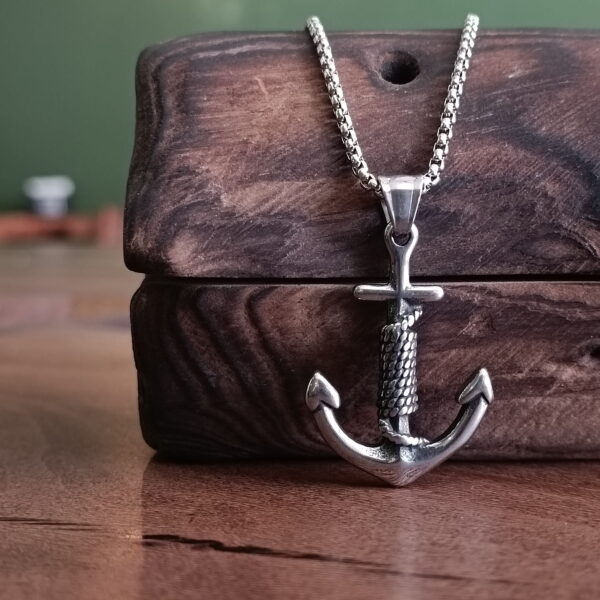 گردنبند لنگر (Anchor)