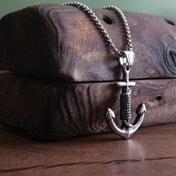 گردنبند لنگر (Anchor)
