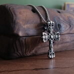 گردنبند صلیب کروم هارتز (Chrome Hearts Cross)