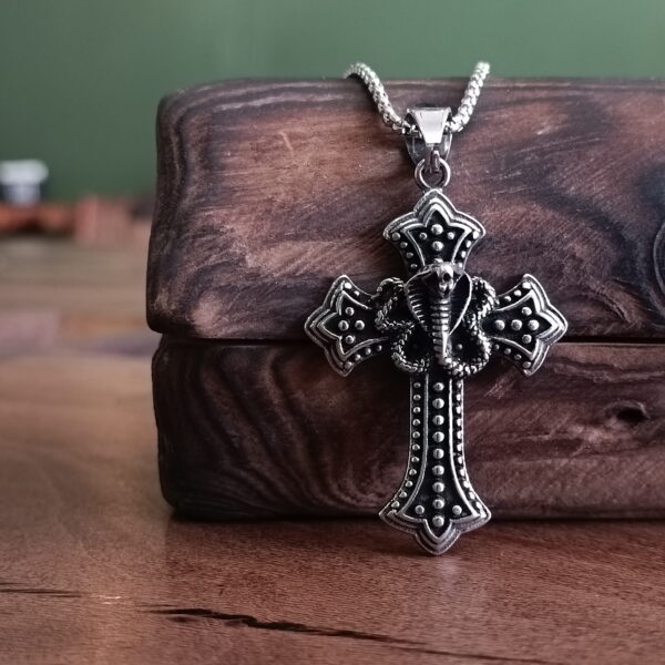 گردنبند صلیب کبرا (Cobra Cross)