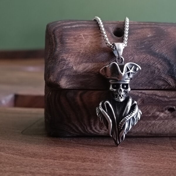 گردنبند دزد دریایی (Pirate Skull)