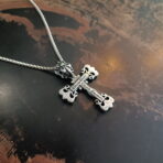 گردنبند صلیب کروم هارتز (Chrome Hearts Cross)