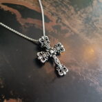 گردنبند صلیب کروم هارتز (Chrome Hearts Cross)