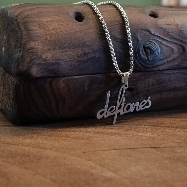 گردنبند دفتونز – لوگو (Deftones Logo)